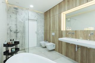 Oświetlenie do łazienki musi być nie tylko praktyczne, ale i eleganckie. 6 rad, jak dobrać najlepsze
