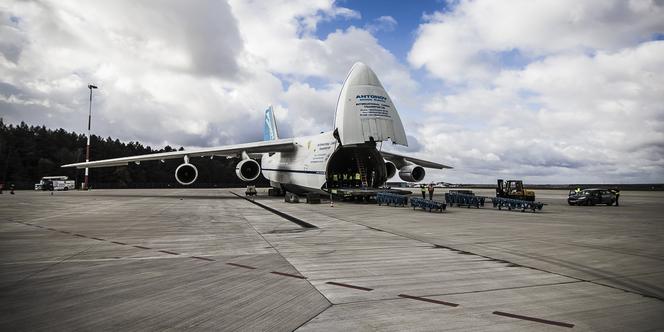 Antonow An-124 Rusłan na lotnisku w Pyrzowicach