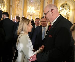  Marta Nawrocka w jasnej kreacji na Zamku Królewskim