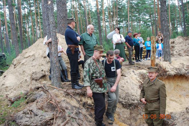 Pasjonaci historii rekonstruują schron z II wojny światowej