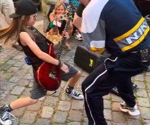 Flashmob w Paryżu - Bohemian Rapsody