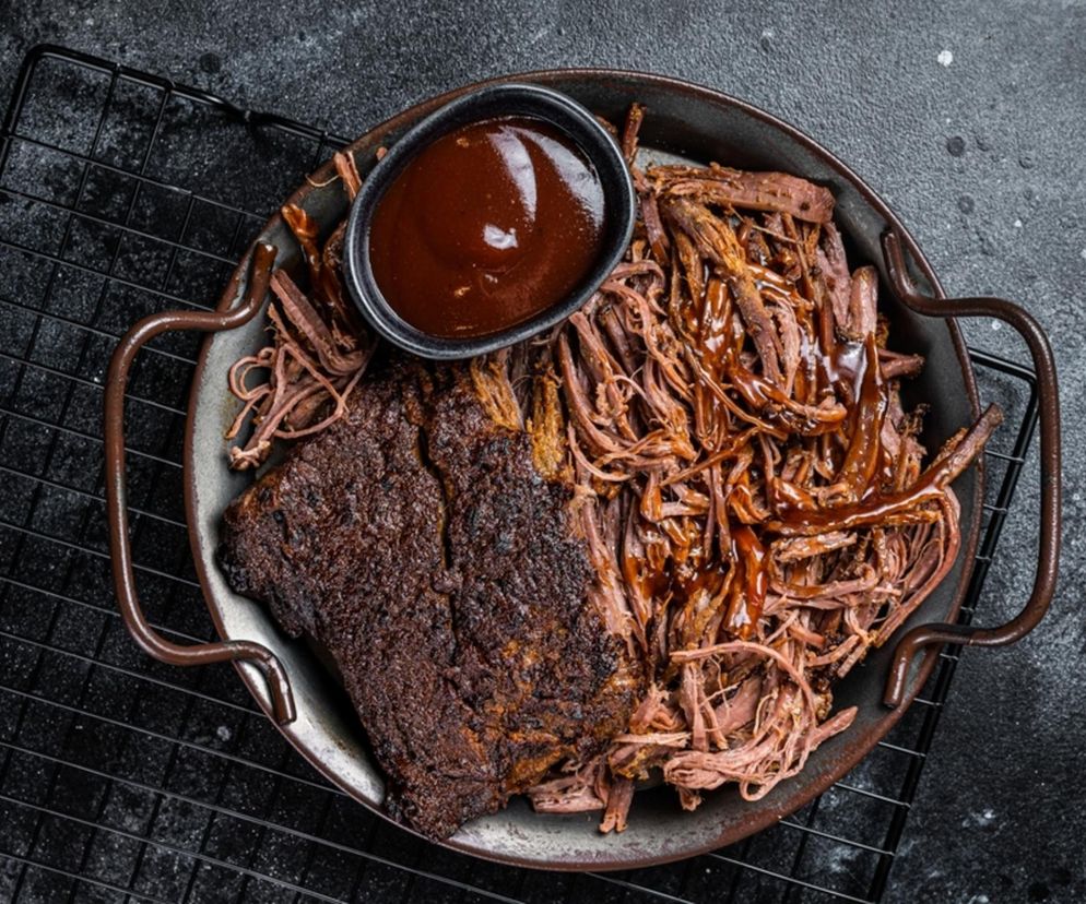 Do tacosów, kanapek czy sałatki? Szarpana wieprzowina z pomarańczami i oregano