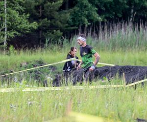 Runmageddon w Katowicach 2025. Błoto, pot i triumf na Hałdzie Kostuchna