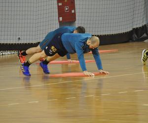 Trening piłkarzy ręcznych Industrii Kielce przed meczem w Piotrkowie Trybunalskim