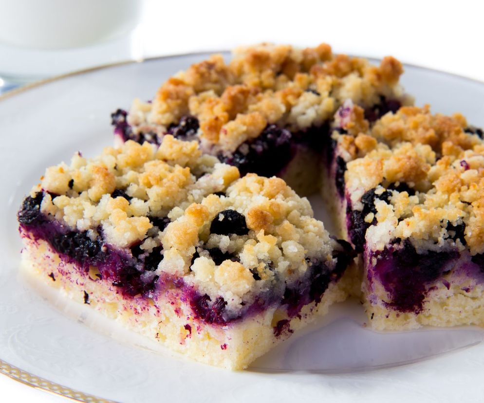 Ekspresowe ciasto z borówkami i kruszonką – pyszny domowy hit bez wysiłku!