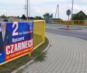 Była kara za nielegalnie wywieszone plakaty wyborcze kandydata PIS. Jest pomysł na co wydać ponad 90 tysięcy złotych