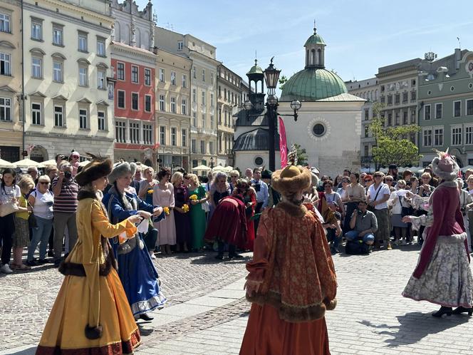 "Polonez wiosenny" na Rynku Głównym w Krakowie