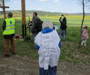 Protest przeciwko budowie centrum dystrybucyjnego Lidla w Gietrzwałdzie