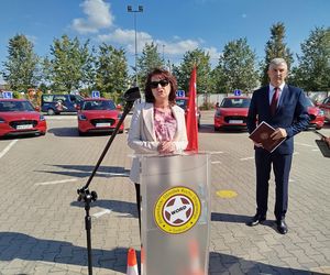 Siedlecki WORD wymienił starą flotę pojazdów egzaminacyjnych na nowe samochody marki Suzuki Swift