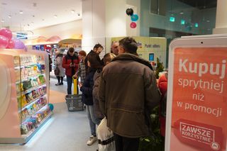 Nowa Sukcesja. Sklepy