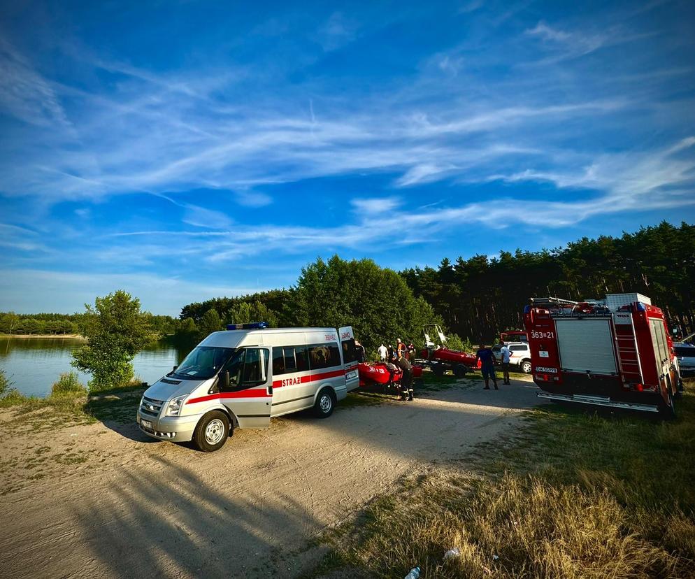 Tragedia pod Chojnowem. Młody mężczyzna utonął w stawie 