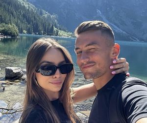 Bartłomiej Wdowik z dziewczyną 