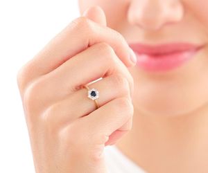 Pierścionek zaręczynowy z kolorowym kamieniem – oryginalna alternatywa dla diamentu