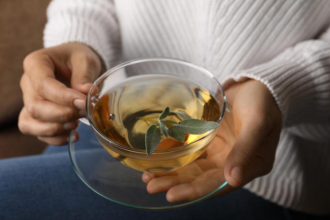 Herbaty, które najbardziej szkodzą zdrowiu. Wiele osób pije je litrami