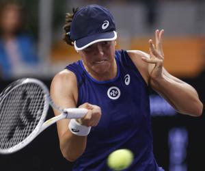Iga Świątek z kolejnym zwycięstwem i awansem! Caroline Garcia pokonana w WTA Finals Świątek - Garcia RELACJA NA ŻYWO WYNIK