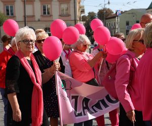 W centrum Lublina królował róż! Przez miasto przeszedł Marsz Różowej Wstążki