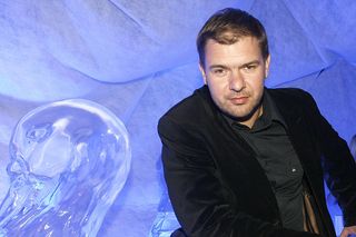 Tak Tomasz Karolak wyglądał prawie 20 lat temu! Już wtedy występował w hitowych komediach