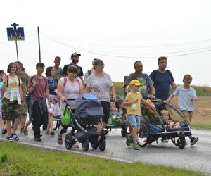 Śpiewający dzień lubelskich pątników na szlaku do Jasnej Góry!