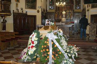 Mamusia spłonęła. Pożegnałem ją białą różą