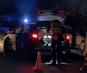 Śmiertelne potrącenie pod Sochaczewem. Kierowca BMW uciekł