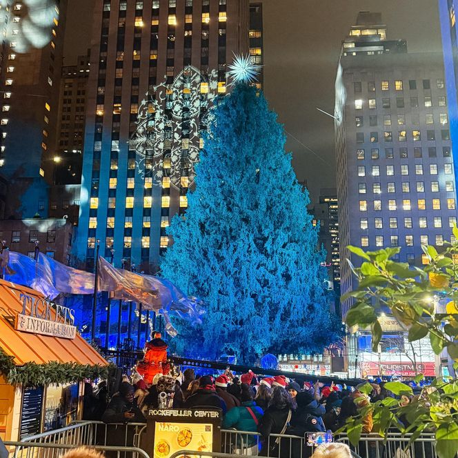 Najsłynniejsza choinka świata już zachwyca na Manhattanie