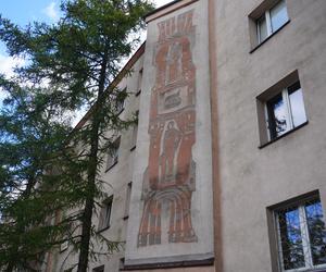 Sgraffito w Białymstoku. Zabytkowe pra-murale rodem z PRL-u