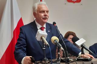 Jak będą sprawdzane certyfikaty covidowe w Polsce? Wiceminister: Nie trzeba, bo ludzie chodzący do kościoła nie łamią prawa