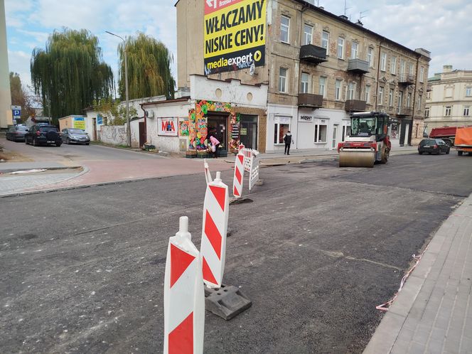 Na ul. Floriańskiej w Siedlcach powstaje nowe rondo ósemkowe i nowa nawierzchnia