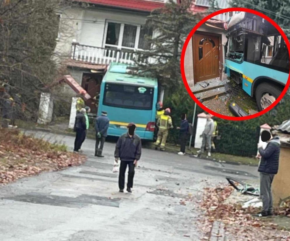 Autobus sam zjechał z górki. Uszkodził kilka samochodów i ścianę budynku - ZDJĘCIA