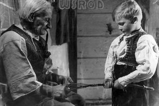Śmigus-dyngus. Co oznacza ta zbitka słowna? To nie tylko lanie wody!