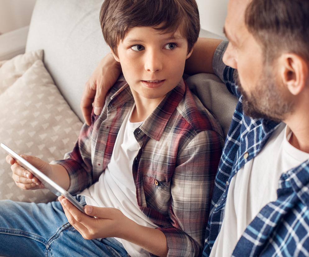 Jak rozmawiać z dzieckiem o zdrowiu psychicznym? Wskazówki dla każdego rodzica