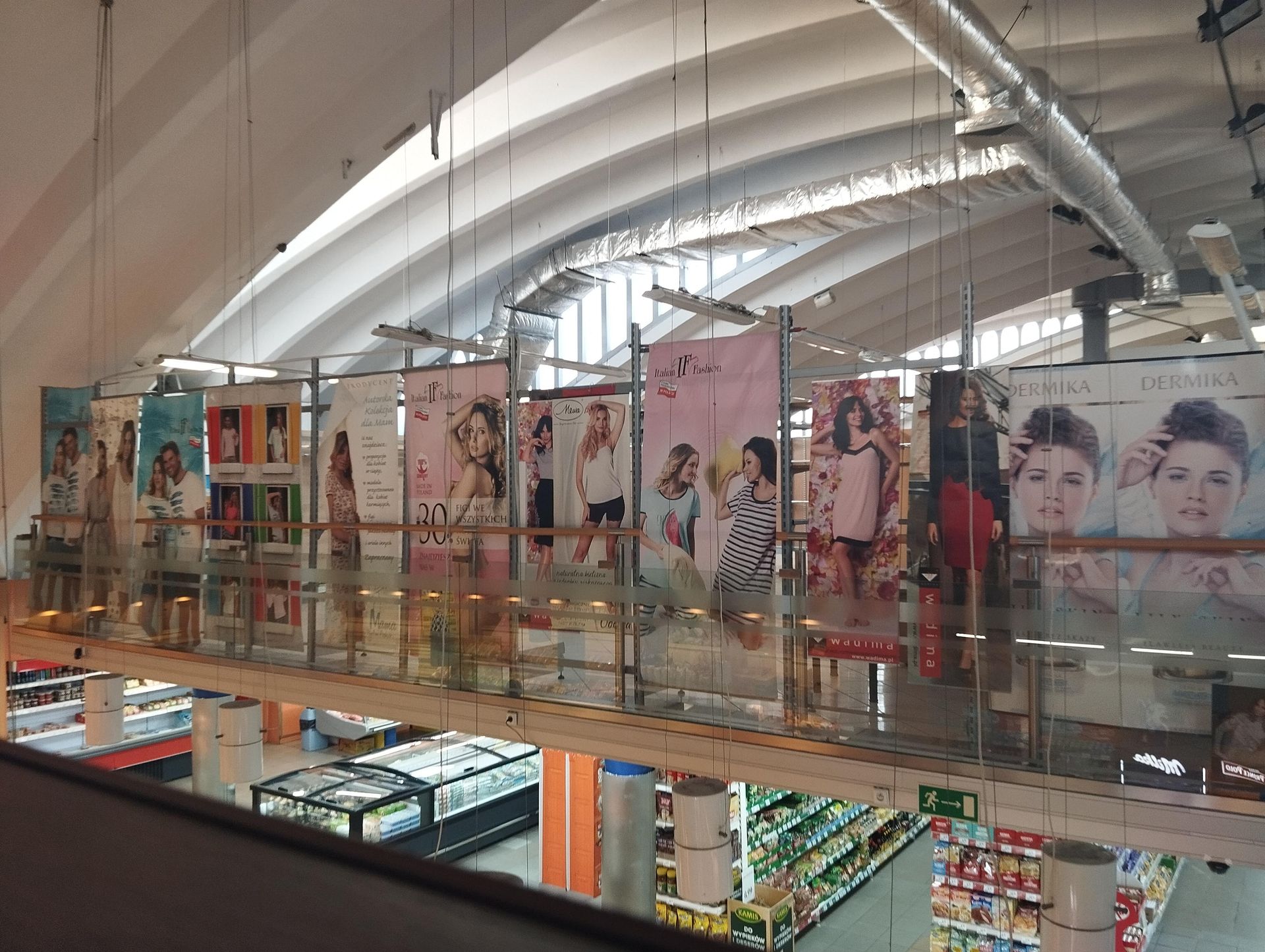 Hala Kopińska w Warszawie - wnętrze