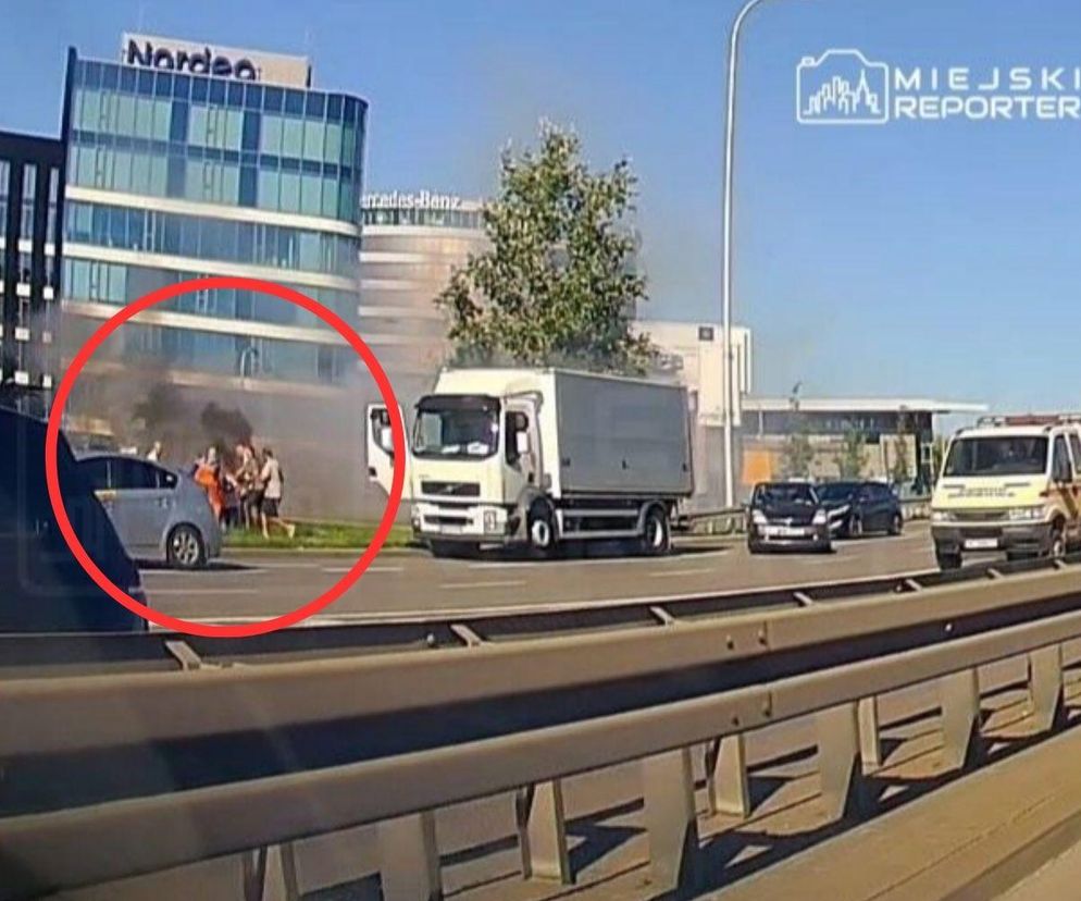 Groza w Alejach Jerozolimskich w Warszawie. Wózek inwalidzki stanął w płomieniach!