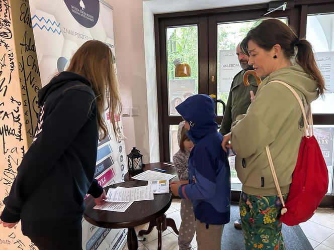 Gra terenowa „BIBLIOTEKA I PRZYJACIELE: WSPÓLNA MISJA". Kampania zrealizowana w ramach Tygodnia Bibliotek, którego organizatorem jest Stowarzyszenie Bibliotekarzy Polskich