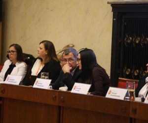 Nadzwyczajna sesja Rady Warszawy