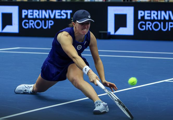 Iga Świątek - Garcia TV Transmisja NA ŻYWO WTA Finals Gdzie obejrzeć mecz Świątek - Garcia STREAM ONLINE LIVE 3.11 Na którym kanale Iga Świątek w TV dzisiaj 