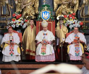 Nowy biskup diecezji łowickiej. W uroczystości wzięło udział wielu gości