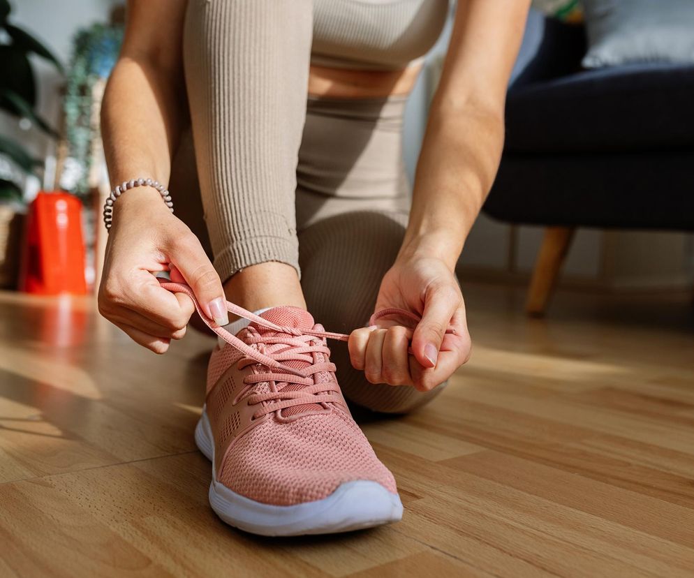 Jak schudnąć na wiosnę i pozbyć się brzucha? Wypróbuj to proste ćwiczenie