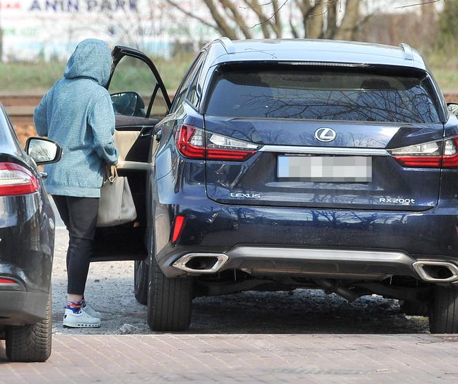 GRAŻYNA SZAPOŁOWSKA NA ZAKUPACH W CENTRUM OGRODNICZYM_1PUBL