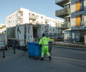 Radni zdecydowali. Co z wysokością opłat za wywóz śmieci w Warszawie?