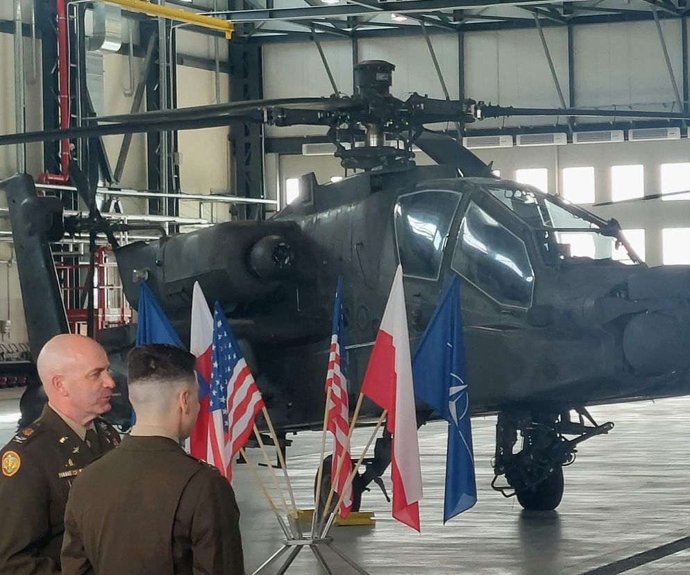 Pierwsze Apache w Polsce! Amerykańskie śmigłowce są już w Inowrocławiu. Maszyny są warte miliardy dolarów