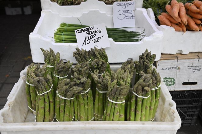  Ceny nowalijek na warszawskich bazarach szokują. Byliśmy i sprawdziliśmy ile trzeba zapłacić