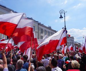 PiS zapowiada wielką manifestację w Warszawie. Na każdym kroku szerzy się zło