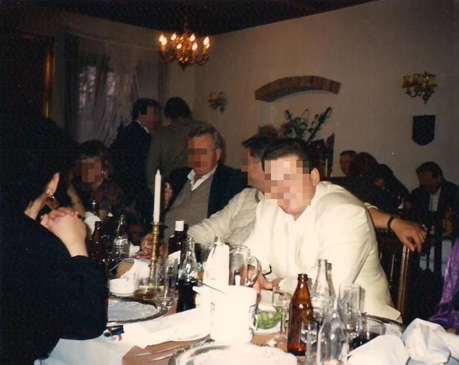 Masa PUBLIKUJE nieznane zdjęcia! W tle alkohol i tajemnicze kobiety