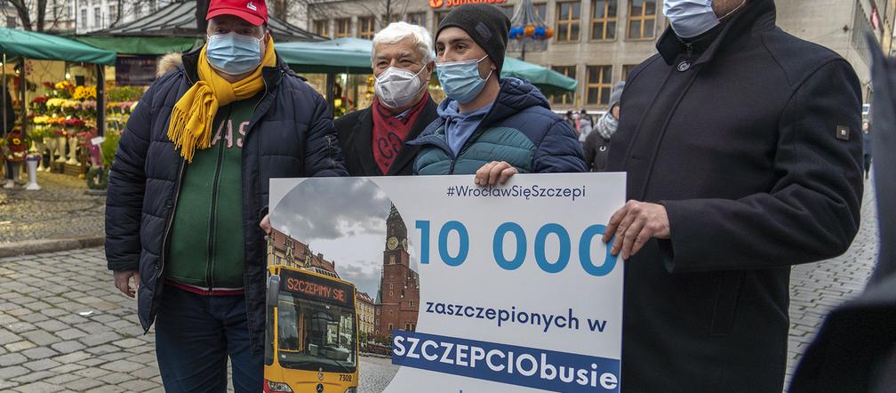 We wrocławskim SZCZEPCIObusie zaszczepiło się już ponad 10 tys. osób