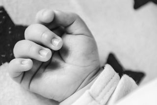 Śmierć 1,5-rocznej dziewczynki w Kołobrzegu. Prokuratura zleciła sekcję zwłok