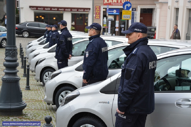 Na Dolnym Śląsku brakuje policjantów. Kiepskie zarobki odstraszają od tej pracy [WIDEO, AUDIO]