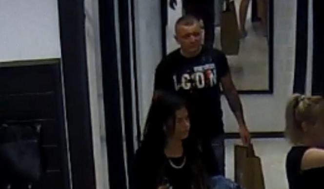 Para wparowała do sklepu w bydgoskiej galerii. Teraz szukają jej policjanci. Znacie tych ludzi? 