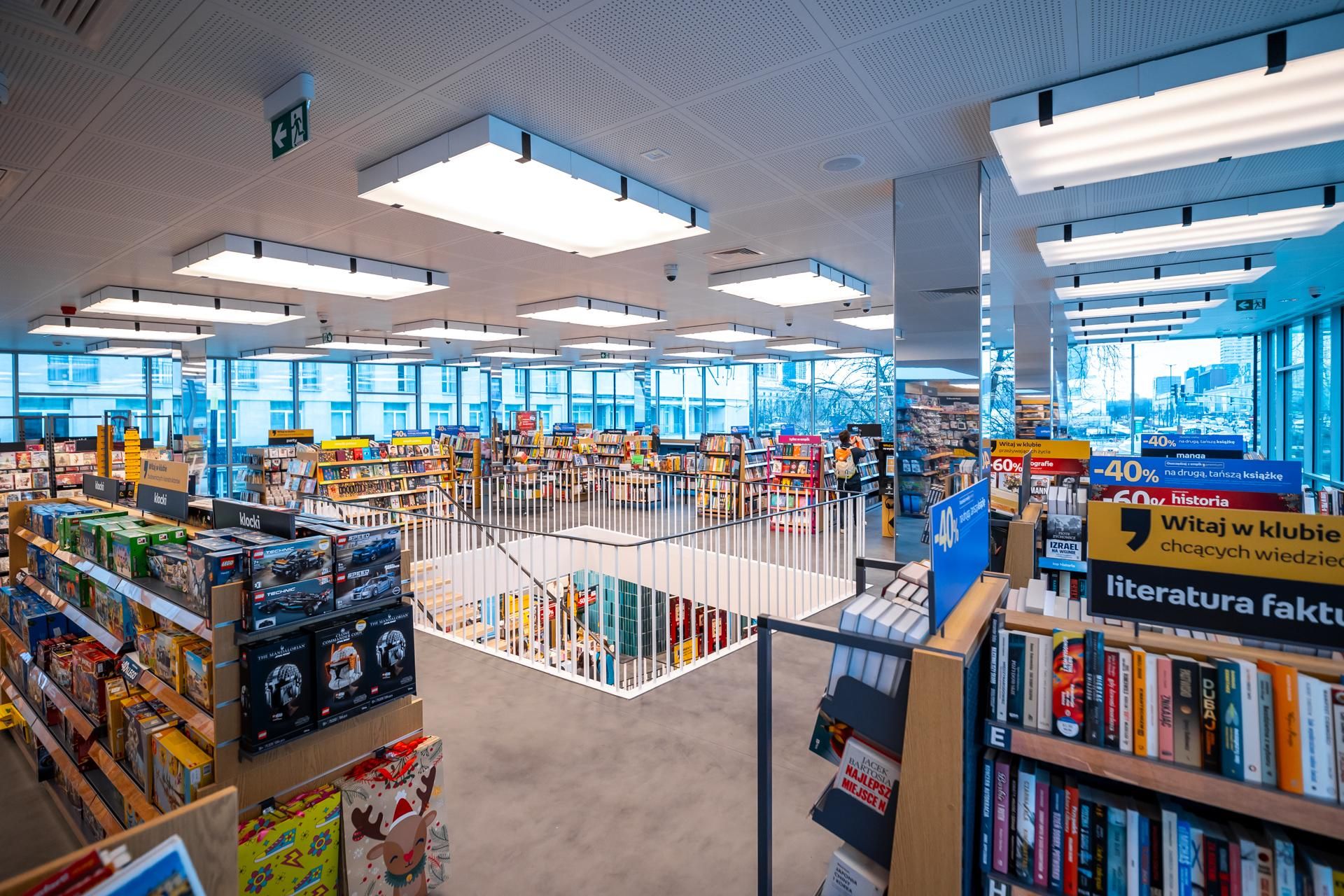 Wnętrza odnowionej "Cepelii" w Warszawie