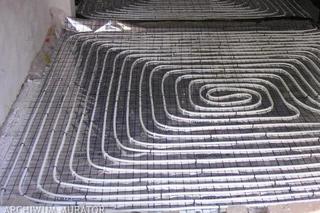 Wykonanie ogrzewania podłogowego: jak poprawnie układać rury, wykonanie wylewki, odpowietrzanie